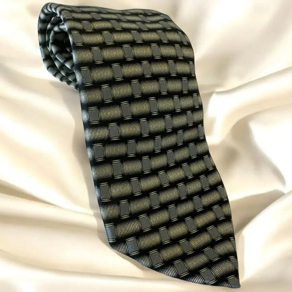 NOVIA Collection Italy Men’s 100% Silk Necktie, Abstract Geometric Design - Picture 1 of 3